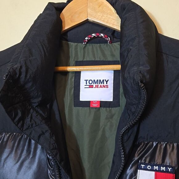 Tommy Hilfiger Men's Black Puffer Jacket Size S Tonal Color Block Warm Winter - Picture 6 of 16